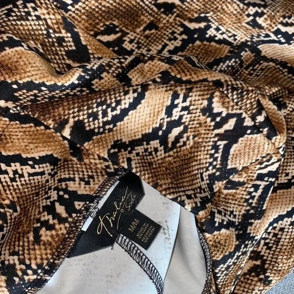 Thalia Sodi snake print high waisted midi pencil skirt Sz M New - Picture 11 of 16